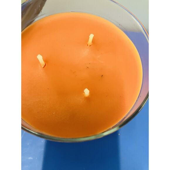 Bath & Body Works PUMPKIN CUPCAKE 3-WICK & Pocketbac CANDLE - Picture 3 of 3